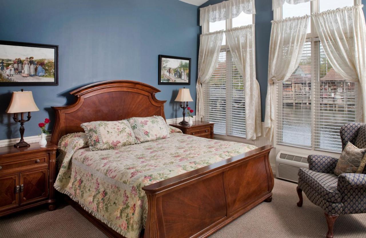 Colonial Bed & Breakfast 4*
