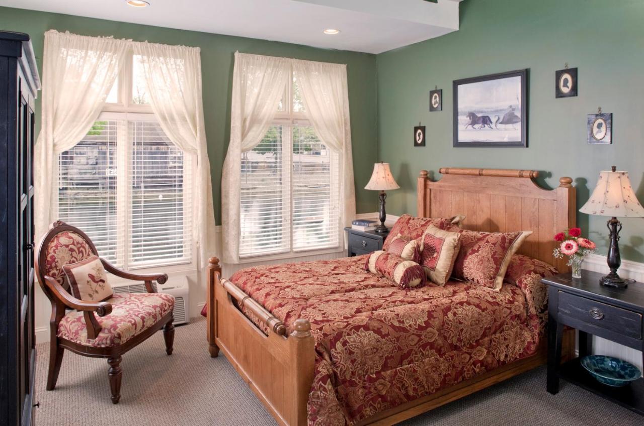 Colonial Bed & Breakfast 4*