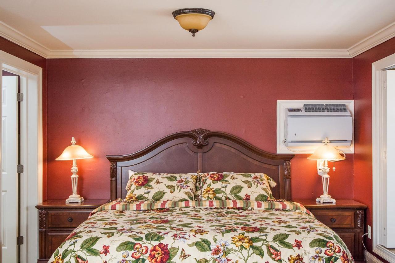 Colonial 4* Smithville